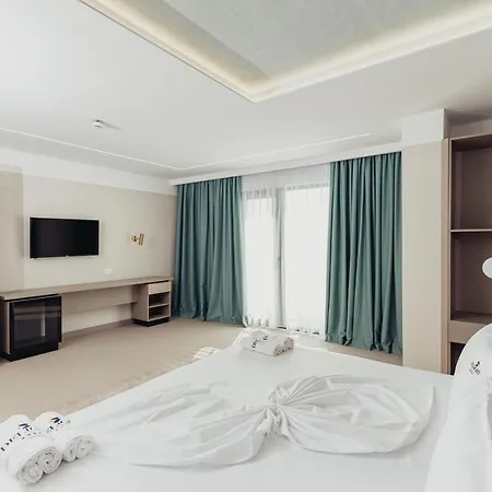 Delight & Ξενοδοχείο 4*