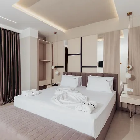 Delight & 4* Golem (Tirana)