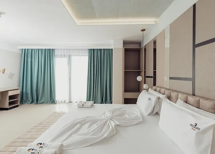 Delight & 4* Golem (Tirana)