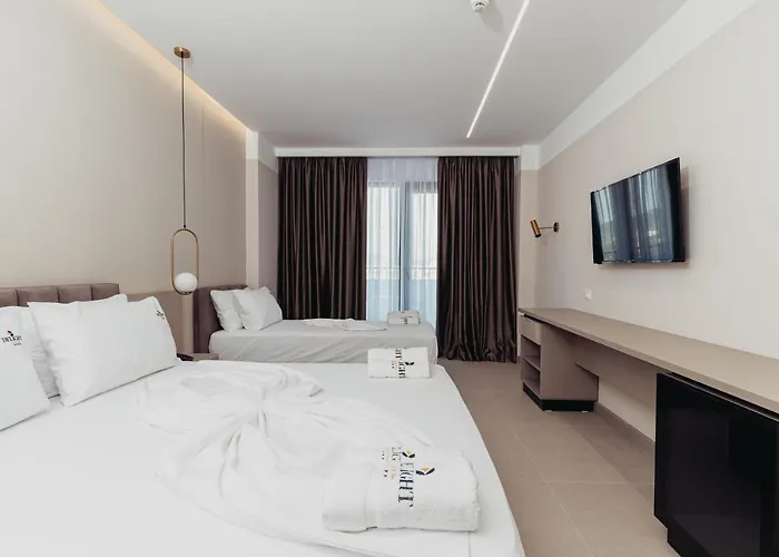 Delight & 4* Golem (Tirana)