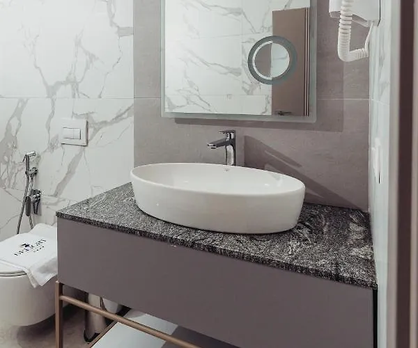 Hotel Delight & Golem (Tirana)